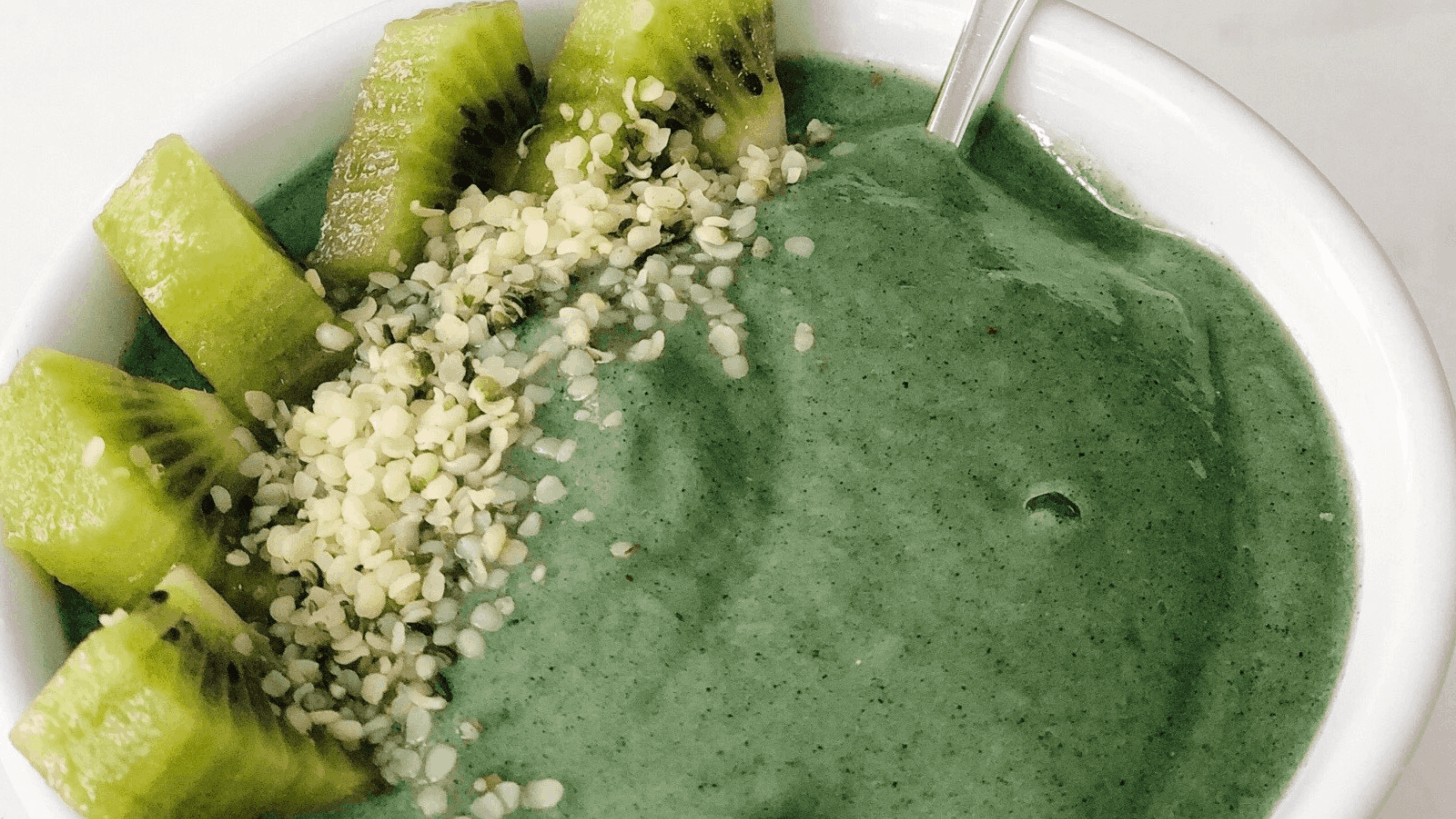 Kiwi Banana Superfood Smoothie Bowl