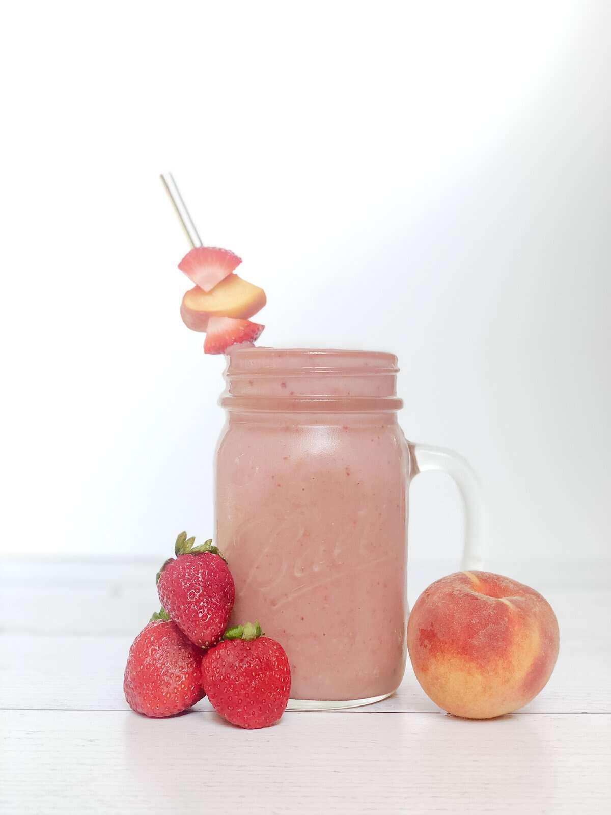 Peachy Strawberry Cream Smoothie